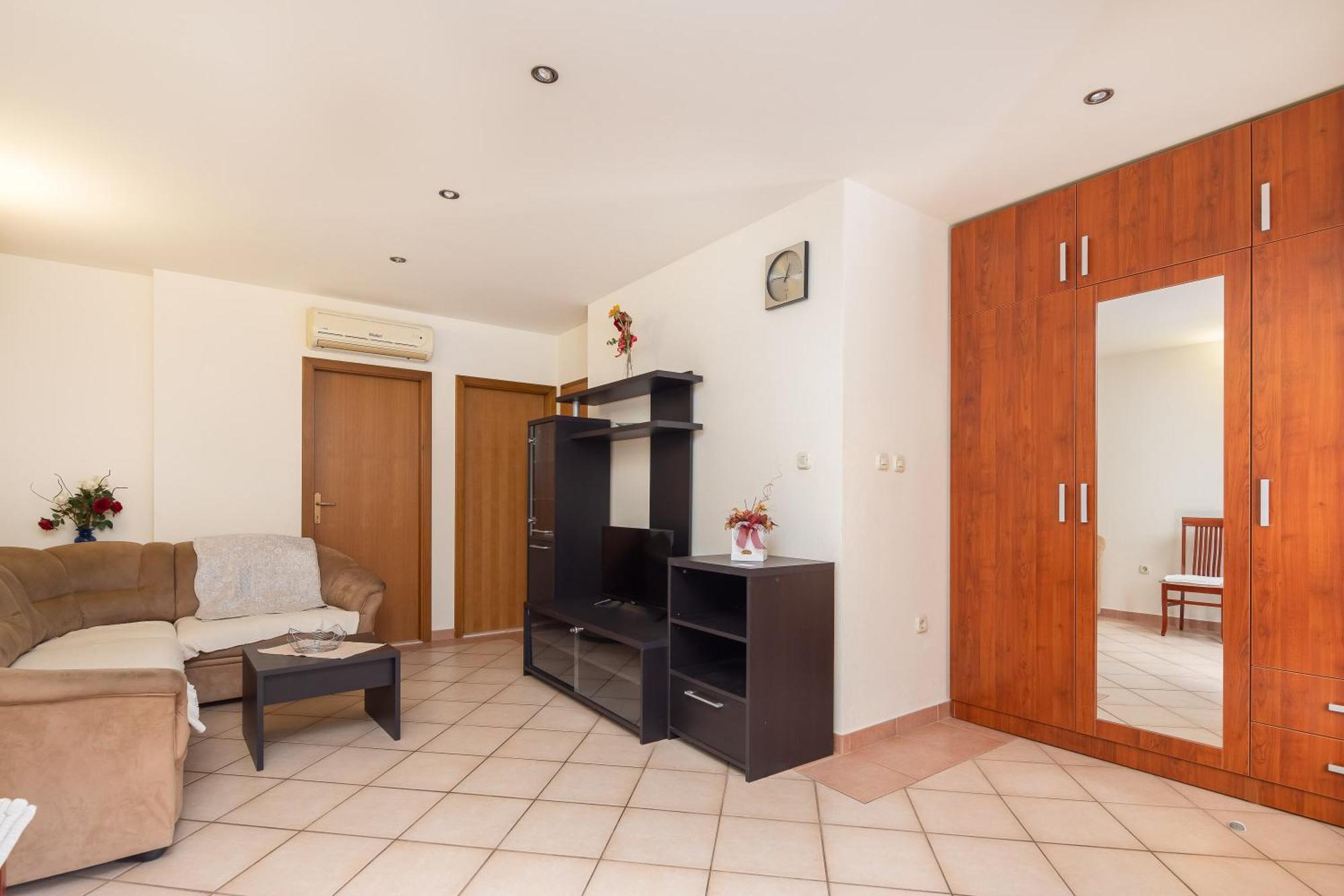 Filip Apartments - Free Parking By The House Makarska Exterior photo