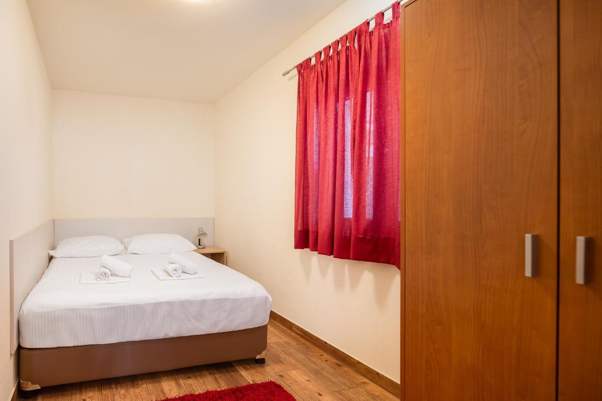 Filip Apartments - Free Parking By The House Makarska Exterior photo